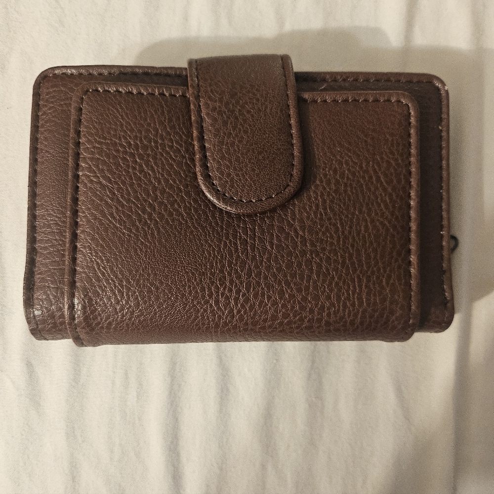 Gold Coast Womens Brown Wallet‎